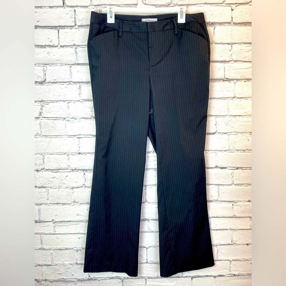 G.H. Bass Wide Leg Black Pin Striped Pants Work Pants size 12
